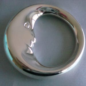 Tiffany & Co. Sterling Silber Mann im Mond Himmlische Baby Rassel Beißring mit Box, Beutel, Band und Pflegekarte über dem Mond Beißring