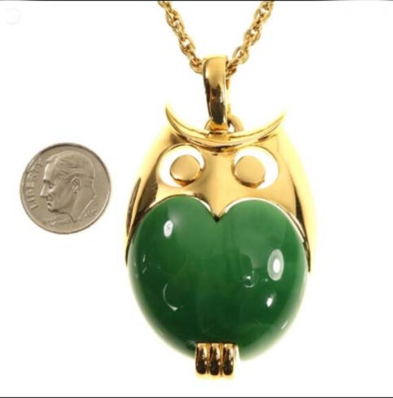 Vintage Crown Trifari Green Lucite Owl 