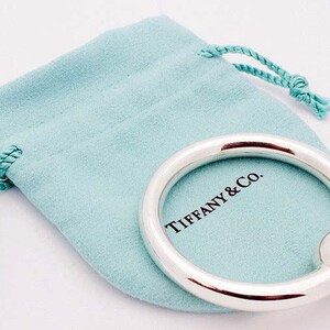 C2000 Tiffany Runde Baby Rassel In Sterling Silber kommt mit Box, Beutelband & Pflegekarte Ca. 2000 Circle