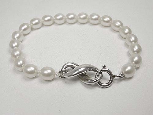 Tiffany and Co. Pearl Infinity Figure 8 