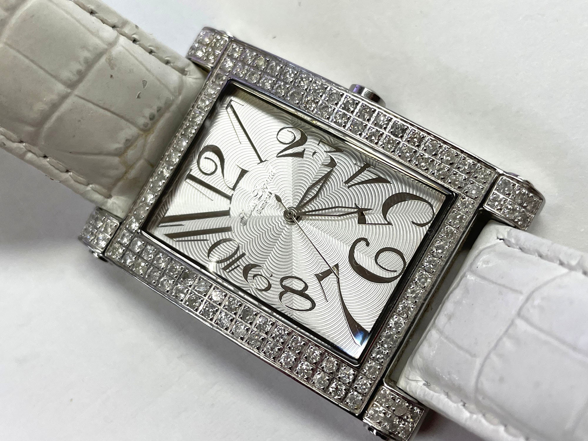 DHgate.com:Mens Square-faced Quartz Watch with Hollow