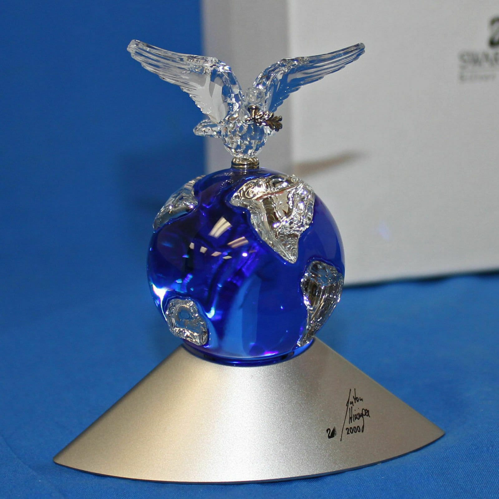Swarovski Crystal Millennium Crystal Planet Vision 2000 Figurine