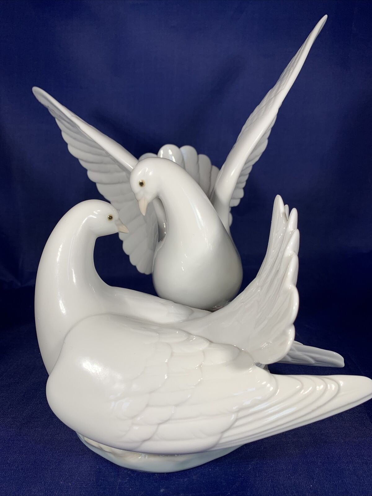 Lladro #6291 'love Nest' Love Birds, Doves, Porcelain