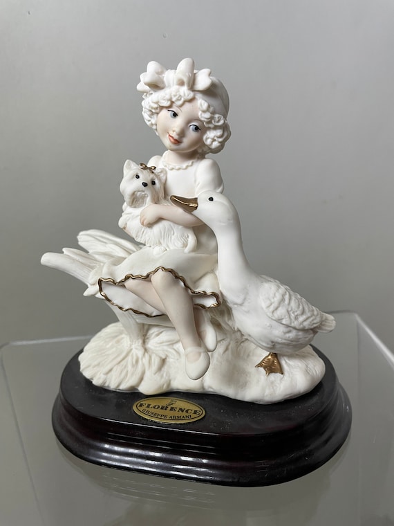 Giuseppe Armani Close Encounters Porcelain Figurine Sculpture