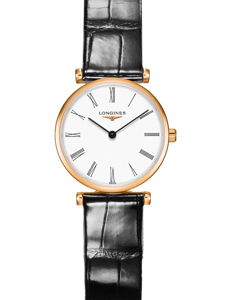 Puede incluir: Un reloj Longines dorado con una esfera blanca y marcadores de hora romanos negros. El reloj tiene una correa de cuero negro con un patr&oacute;n de cocodrilo.