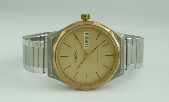 Vintage Bulova Automatic Gold Tone Men\'s Wristwatch with Date & Expansion Band Vintage Men main image 4