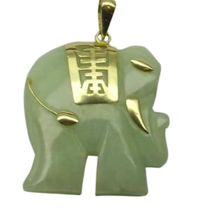 A Nice Trunk Up Good Luck Jade-olifant met hanger met 10k geelgouden accenten