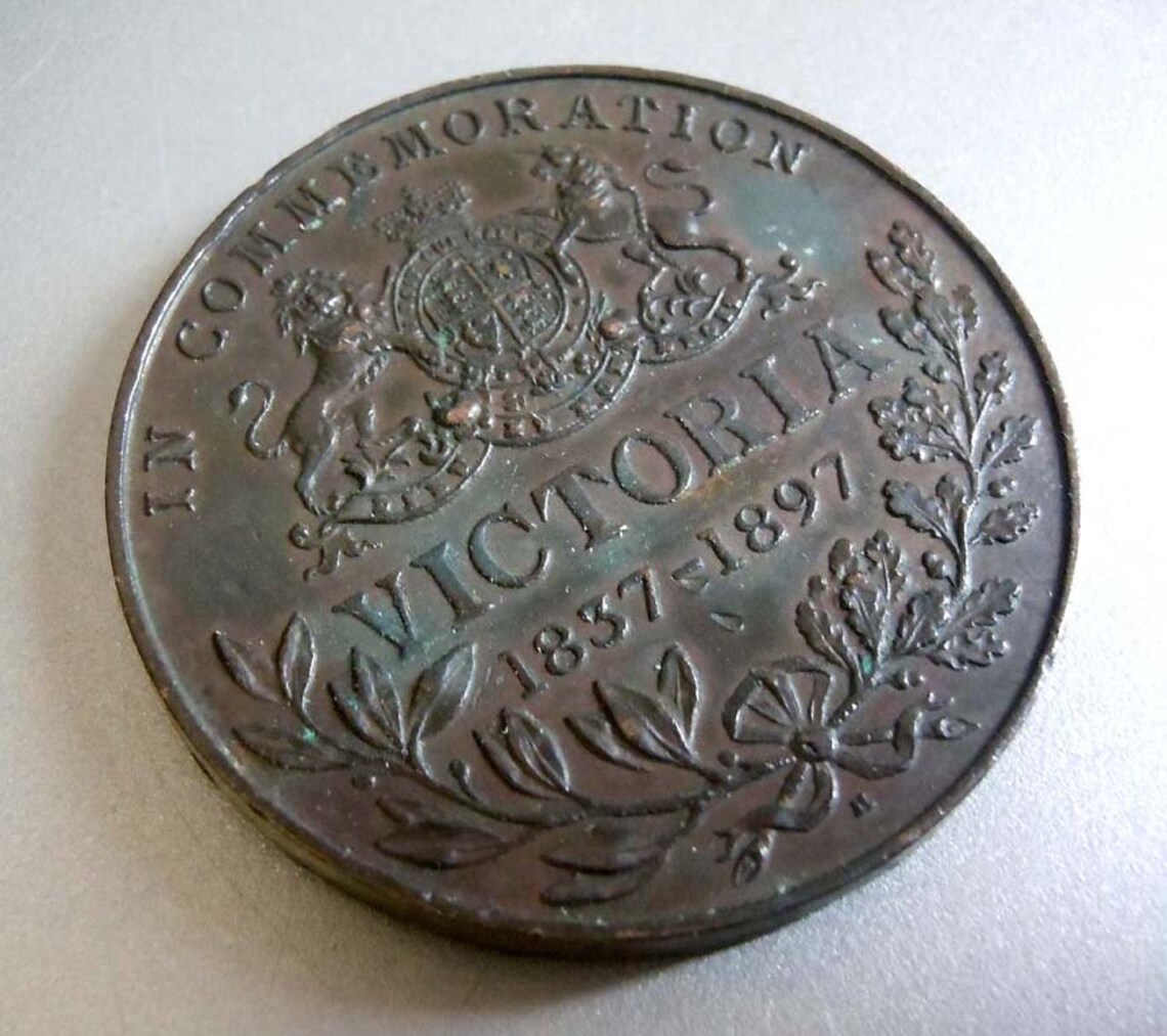 Queen Victoria 1837 1897 Diamond Jubilee Bronze Medal Coin Etsy