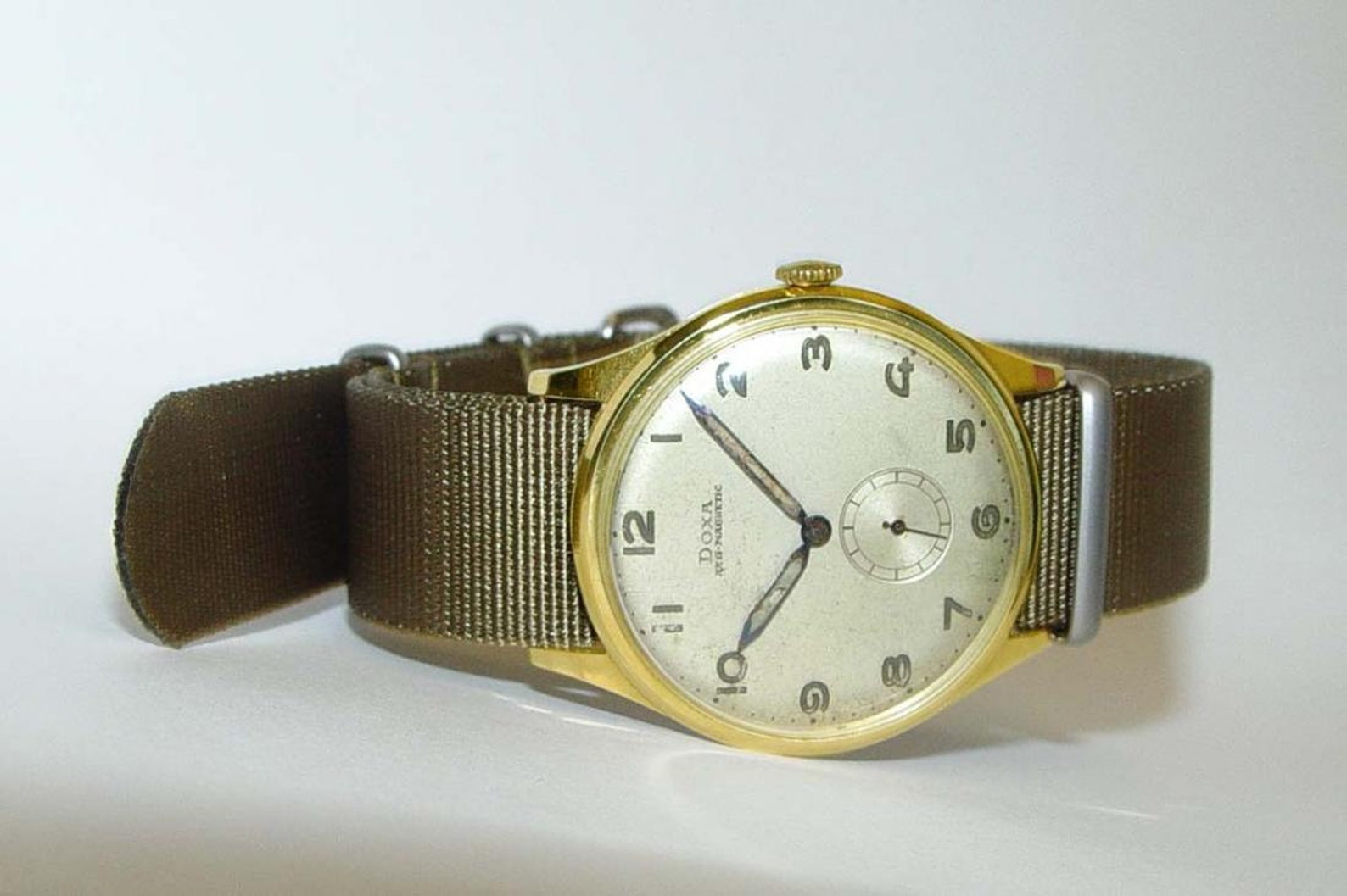 1940s 14kt Gold Doxa Bubble Back Nato Strap Wristwatch Mens Etsy