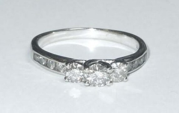 Vintage 10Kt White Gold Diamond Three Stone Engagement Ring