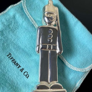 Enfeite de Natal super raro de prata esterlina Tiffany & Co. TOY SOLDIER da Nutcracker Suite com caixa e bolsa, fita e cartão de cuidados, Natal