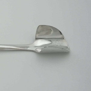 Fine Vintage Sterling Silver Sugar Scoop Spoon with Shimmering Mother of Pearl Handle