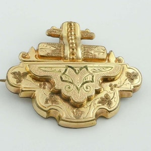 19th Century Gold Filled Victorian Floral Engraved Pendant Brooch