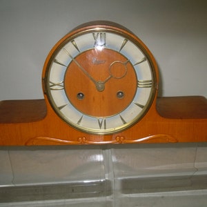 URGOS Made in Germany 8 day Westminster chime mantle clock with key