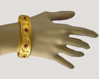 真様　AMERI　CLAY ROCK BANGLE 1993 MMA WAG Metropolitan Museum Jeweled Gold Tone Etruscan