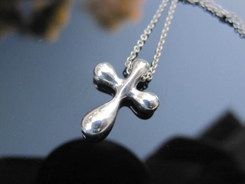 Elsa Peretti Cross - Etsy Canada