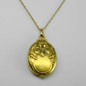 A Stunning Period Art Nouveau 18Kt Gold Rose Cut Diamond Botanical Locket Pendant Circa 1900 marked CFC69