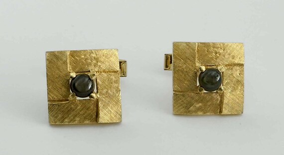 Vintage Golden Mesh with Oval Brown Star Sapphire Like Cabochon Cufflinks.