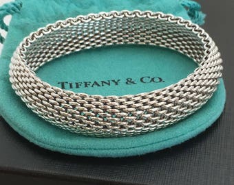 ティファニー　スクエア　クッション　フープ　ピアス　Tiffany シルバー TIFFANY ティファニー クッション フープピアス スクエア