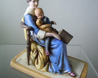 1979 Figurine "Bedtime" de Norman Rockwell par Norman Rockwell Museum Mother and Child Reading Bed Time Story