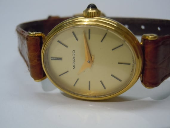 Vintage Ladies 18K Gold Oval Movado Champagne Stick Statement
