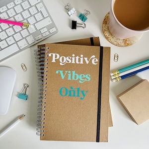 Positive Vibes Only Notizbuch & optional HB Pencil Set - Briefkasten Geschenk - Positive Einstellung
