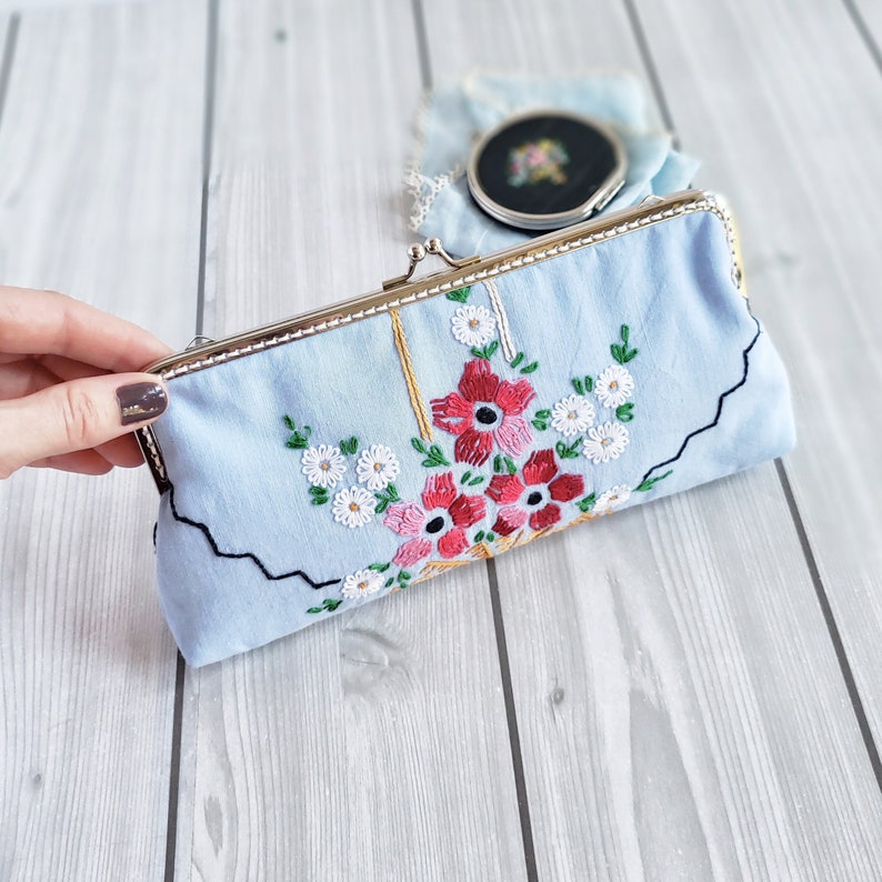 Floral Makeup Bag Embroidered Cosmetic Pouch Something Blue Bridal Clutch Vintage Wedding Purse For English Garden Wedding Cb004 - 