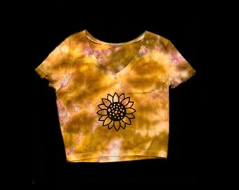 Tie-Dye Women's Crop Top T-Shirt Size Medium Ice-Dye Marigold Shiitake Mushroom Sunflower V Neck