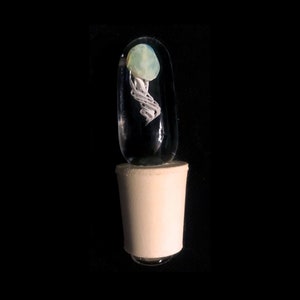 Jellyfish Glass Wine Stopper Bottle Cork fits Liquor Olive Oil Vinegar Natural Rubber Hand Blown Light Green