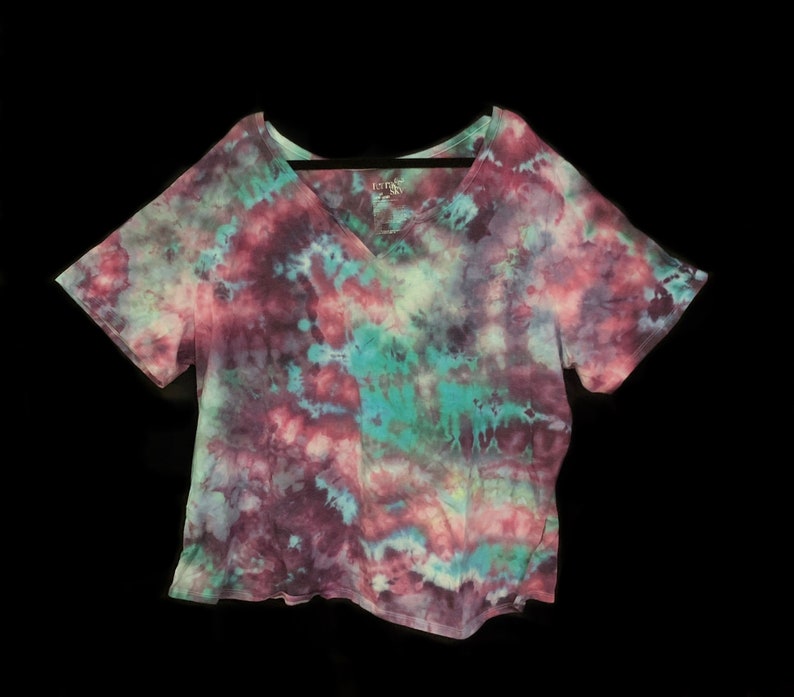 Tie-Dye Short Sleeve T-Shirt Women/'s Ice Dye Size 4X Terra /& Sky Embroidered Purple Green Pink