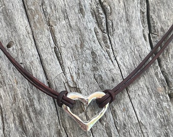 Collana in pelle nera con ciondolo a forma di cuore, collana regolabile da donna, gioielli per donne e ragazze regali