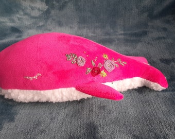 Small embroidered whale soft toy for fuchsia pink decoration