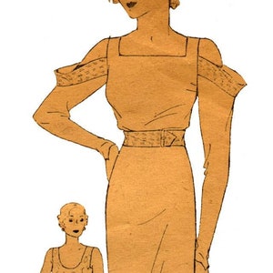 Può includere: Un'illustrazione vintage di un modello di cucito di una donna che indossa un lungo abito senza maniche con un corpetto aderente e una gonna fluida. L'abito ha una scollatura quadrata e una cintura in vita. L'illustrazione è in bianco e nero e ha un'estetica vintage.