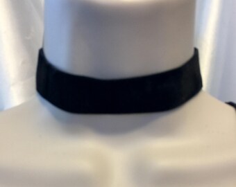 dainty velvet choker Victorian Bridgerton style classic simple choker choice of 8 colors in stock 1" layered necklace