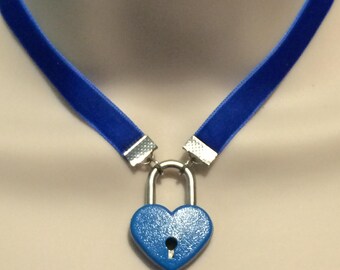 velvet ribbon choker necklace with working blue lock padlock goth punk unisex Victorian style cosplay