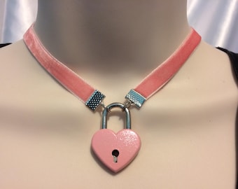 velvet ribbon choker necklace with working pink lock padlock goth punk unisex Victorian style cosplay