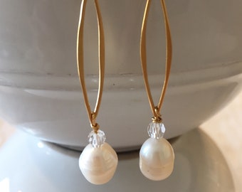 Long Pearl Earrings, LONG FRESHWATER PEARL Dangle earrings