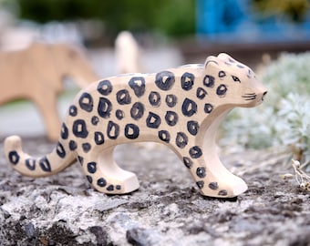 Snow Leopard - Nature Table - Wooden figure animal "Snow Leopard" - Waldorf Wooden Figurines - Wooden animal - Wooden toy - DadakaCraft