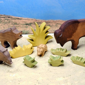 Wooden figurine set (11 pcs) - Wooden set for toddlers - Wooden toys - Gift for children - Bush - Pig - Bison - Wooden animal figurines