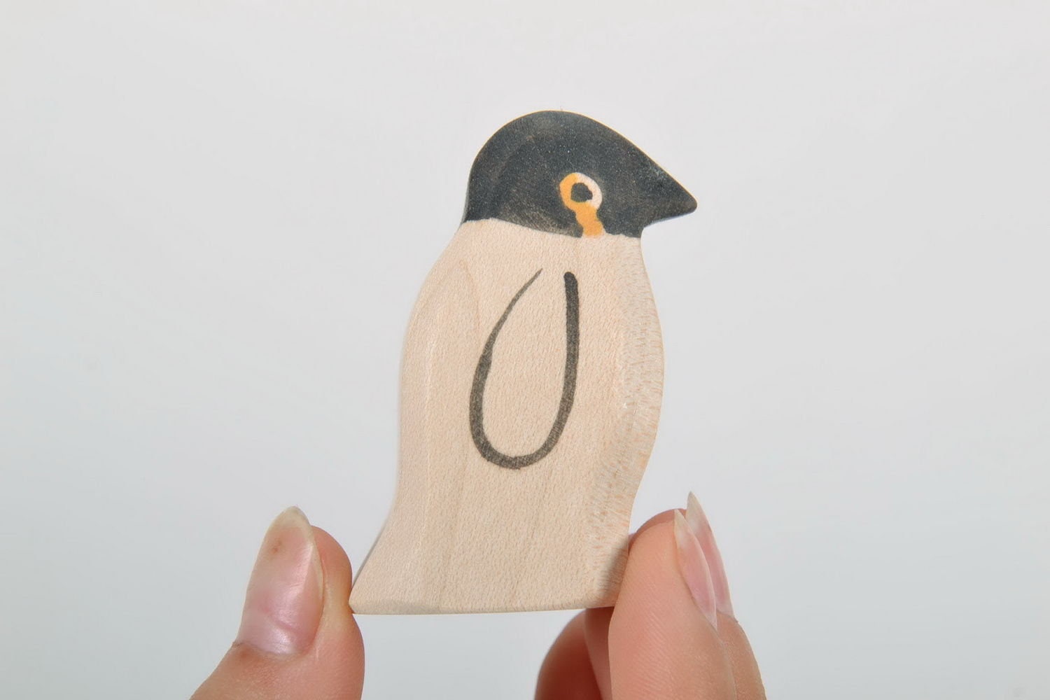 手作りの木製ペンギンのおもちゃ - ウォルドルフ・モンテッソーリ海洋