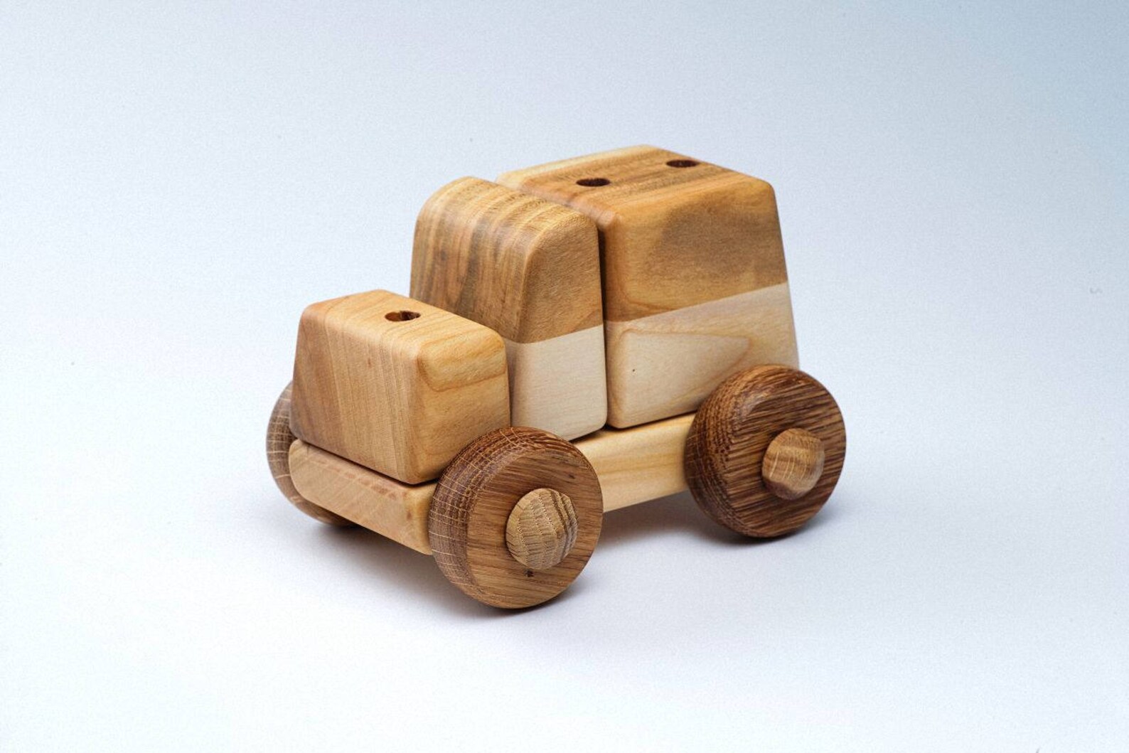 Rolling toy. Детские игрушки из дерева. Деревянные эко игрушки. Северная деревянная игрушка. Эко Тойс деревянные игрушки.