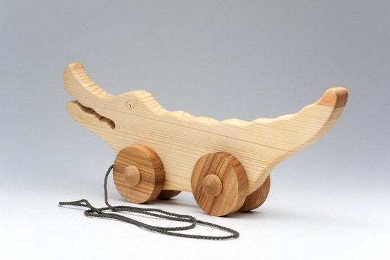 Alligator, crocodile à roues à tirer, jouet en bois Plan toys