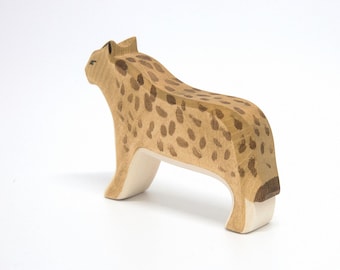 オオヤマネコ - 木製動物 - 彫刻されたオオヤマネコ - ボブキャット - ウォルドルフ玩具 - 自然を愛する子供向け玩具 - オオヤマネコのおもちゃ - 木製オオヤマネコ - 木製動物 - エコ製品