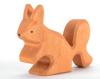 Wooden Squirrel Figurine - Woodland Animals Toys - Toys for Imaginative Play - Squirrel Toys - Dadakacraft - Collectible Figurines