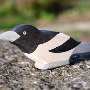 Wooden Figurine Magpie - Wooden Bird - Wood Bird Figurine - Bird Figurine - Waldorf Toys - Bird Statue - Wooden Figurine - DadakaCraft