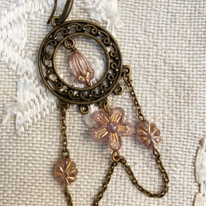 Longues boucles bohèmes shabby victoriennes chandelier filigrané bronze jolies perles rose fané fines chaînes image 4