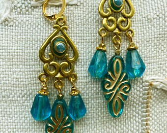 Renaissance fantasie boho oorbellen glazen kralen en turquoise hars gouden connector met boho-chique cabochon kerstcadeau