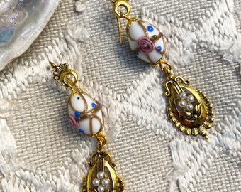 Petites boucles Renaissance bohèmes romantiques perles Murano blanc-or pendant rétro bijoux baroques victoriens bijoux shabby St Valentin