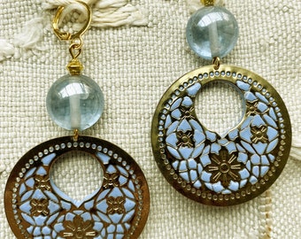 Boucles shabby créoles romantiques pendant doré filigrané incrusté de polymère perle verre boucles bohèmes bleu clair-or