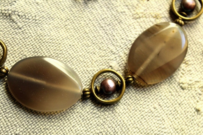 Collier Sautoir Ethnique Africain Vintage - Grosses Perles D'agate Blanche Et Disque Laiton